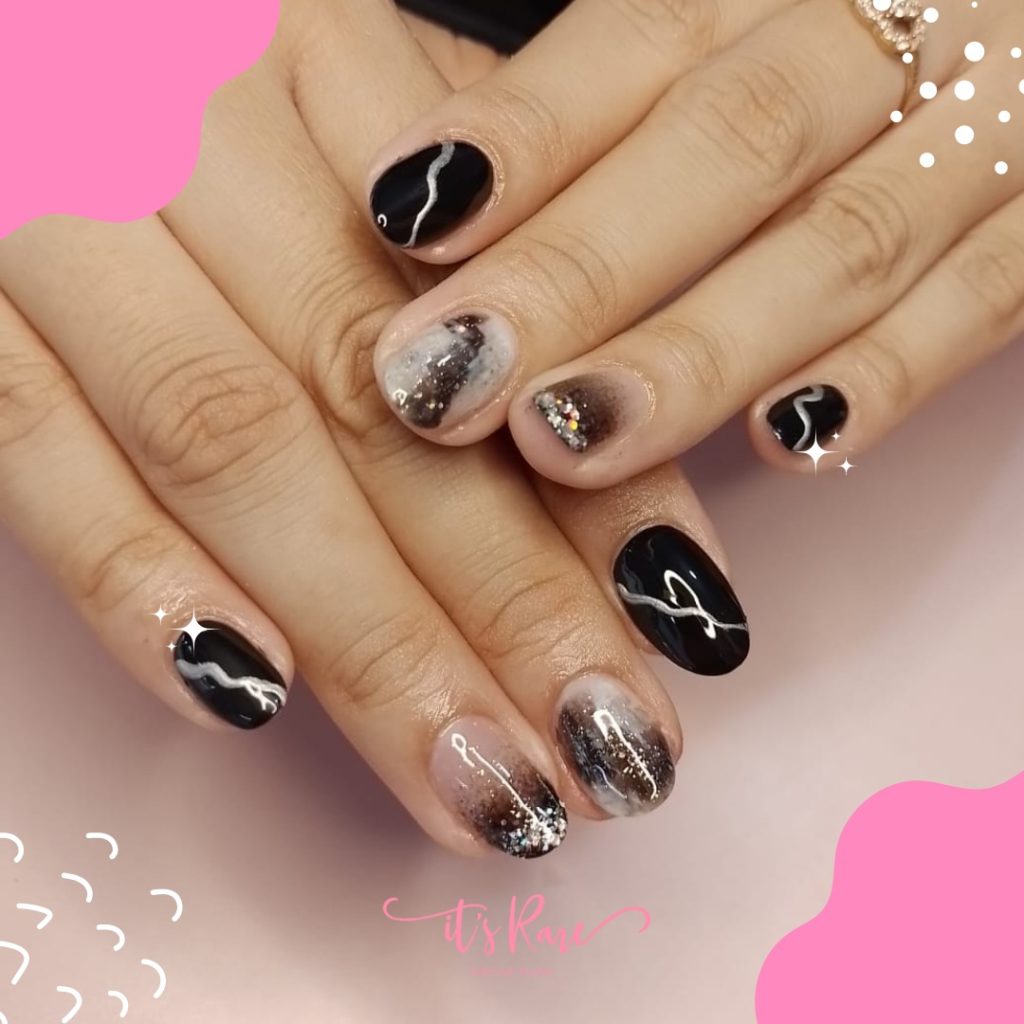 Instagram post from itsrare.nailart. This post is in position 0.