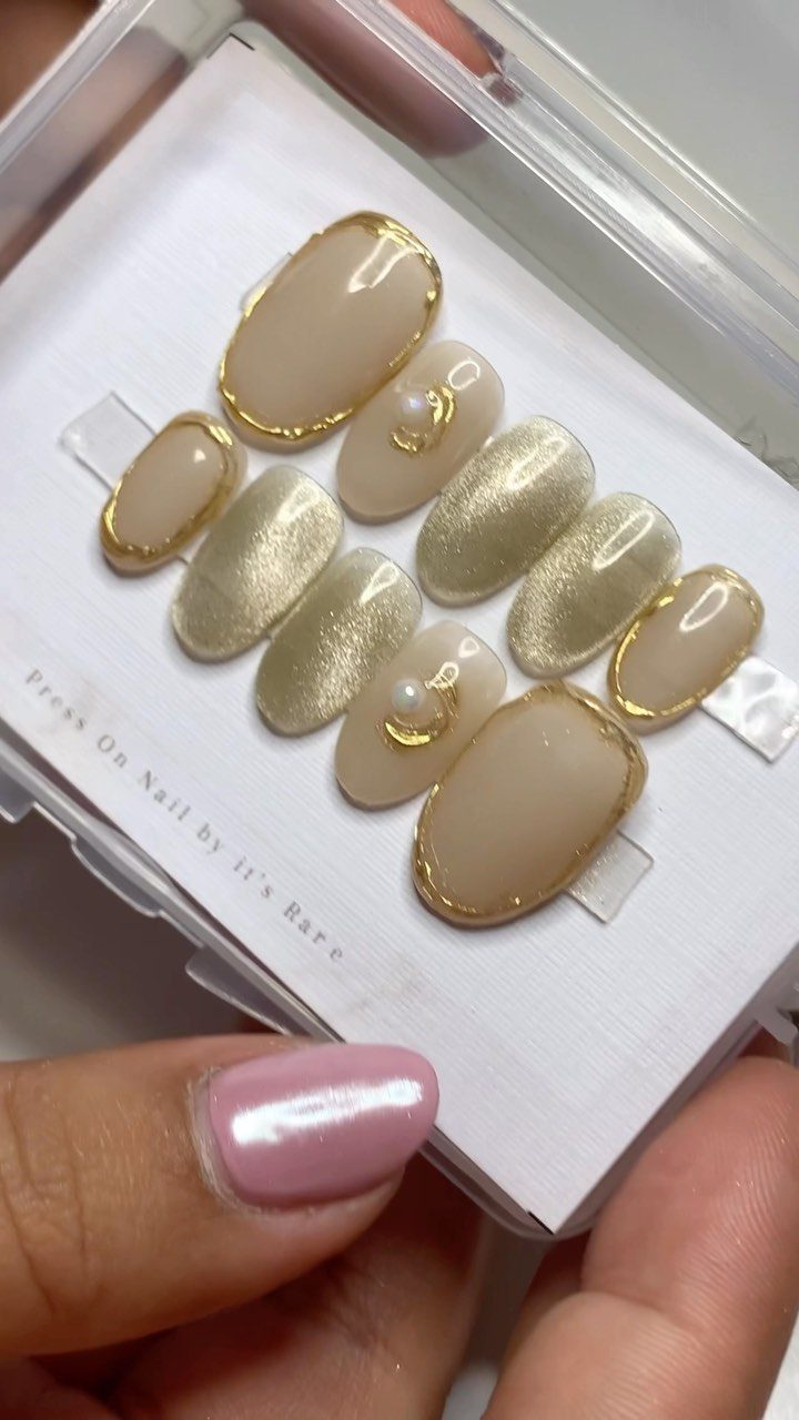 Instagram post from itsrare.nailart. This post is in position 14.