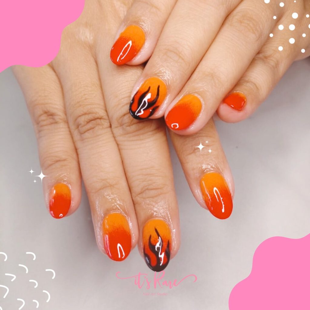 Instagram post from itsrare.nailart. This post is in position 0.